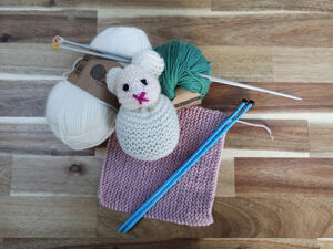 Knitting workshop rabbit